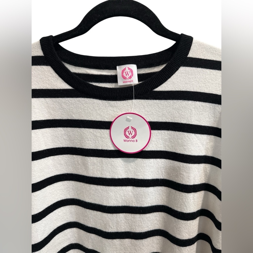 NWT Wanna B Black & Cream Striped Knit Sweater Size L - Picture 2 of 7
